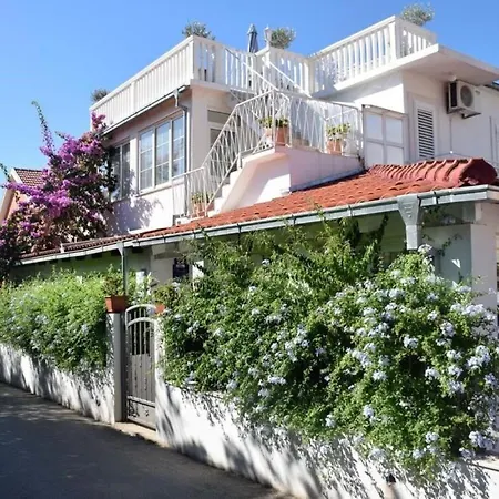 Lucky - 150m From The Sea Apartment Orebic