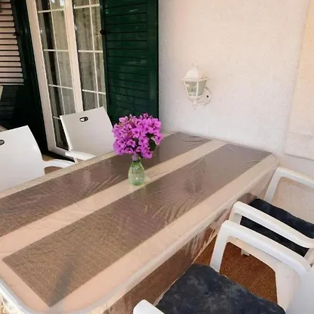 Lucky - 150m From The Sea Apartment