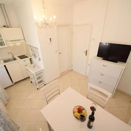 Apartment Lucky Orebic