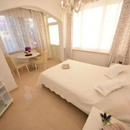 Apartment Lucky Orebic