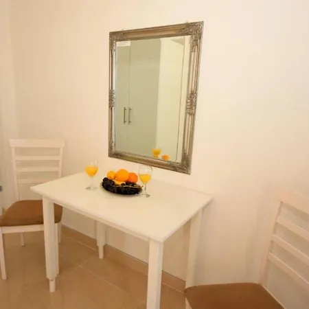 Apartment Lucky - 150m From The Sea *