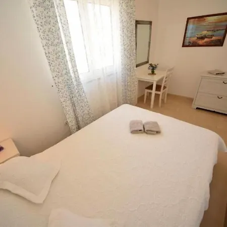 Apartment Lucky - 150m From The Sea *